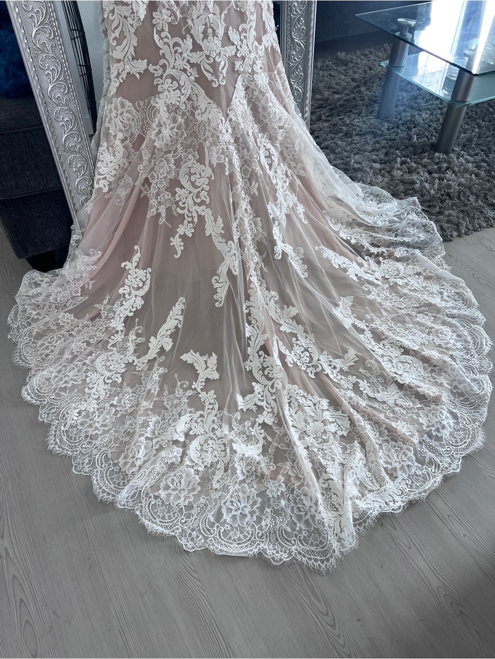 Elegant Demetrios mermaid wedding dress - Picture 11 of 16